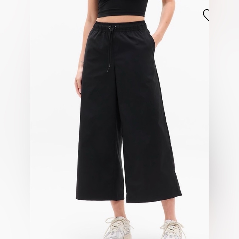 Athleta Black Wide-Leg Cropped Pants